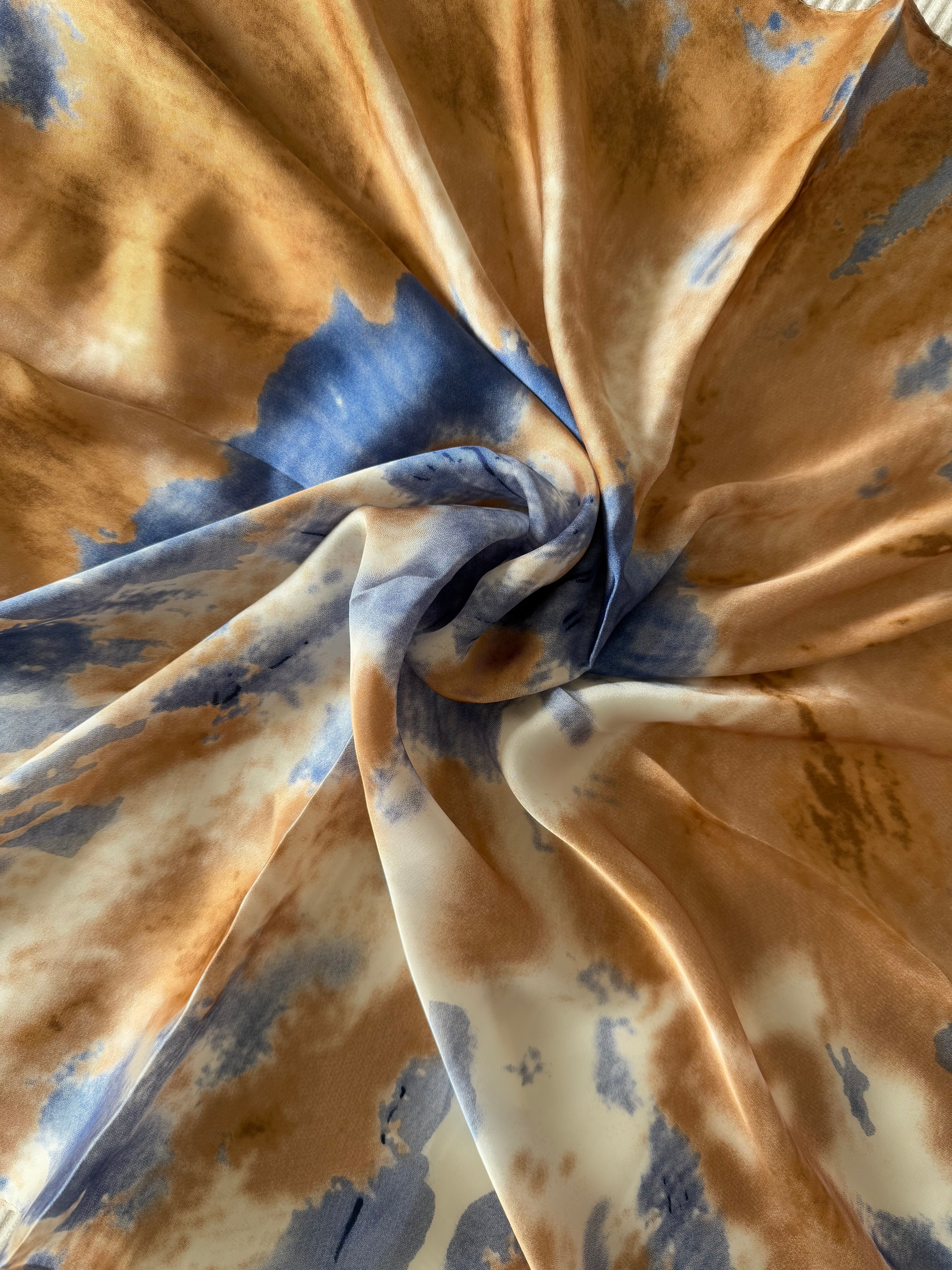 Pañuelo tie dye (marrón y azul)