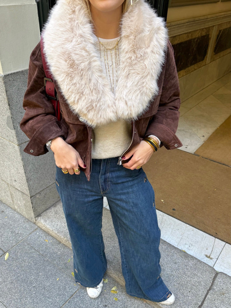 Cuello de pelo blanco con cierre