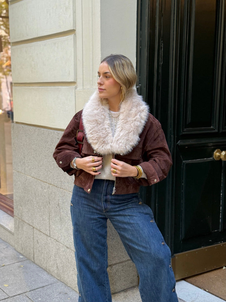 Cuello de pelo blanco con cierre