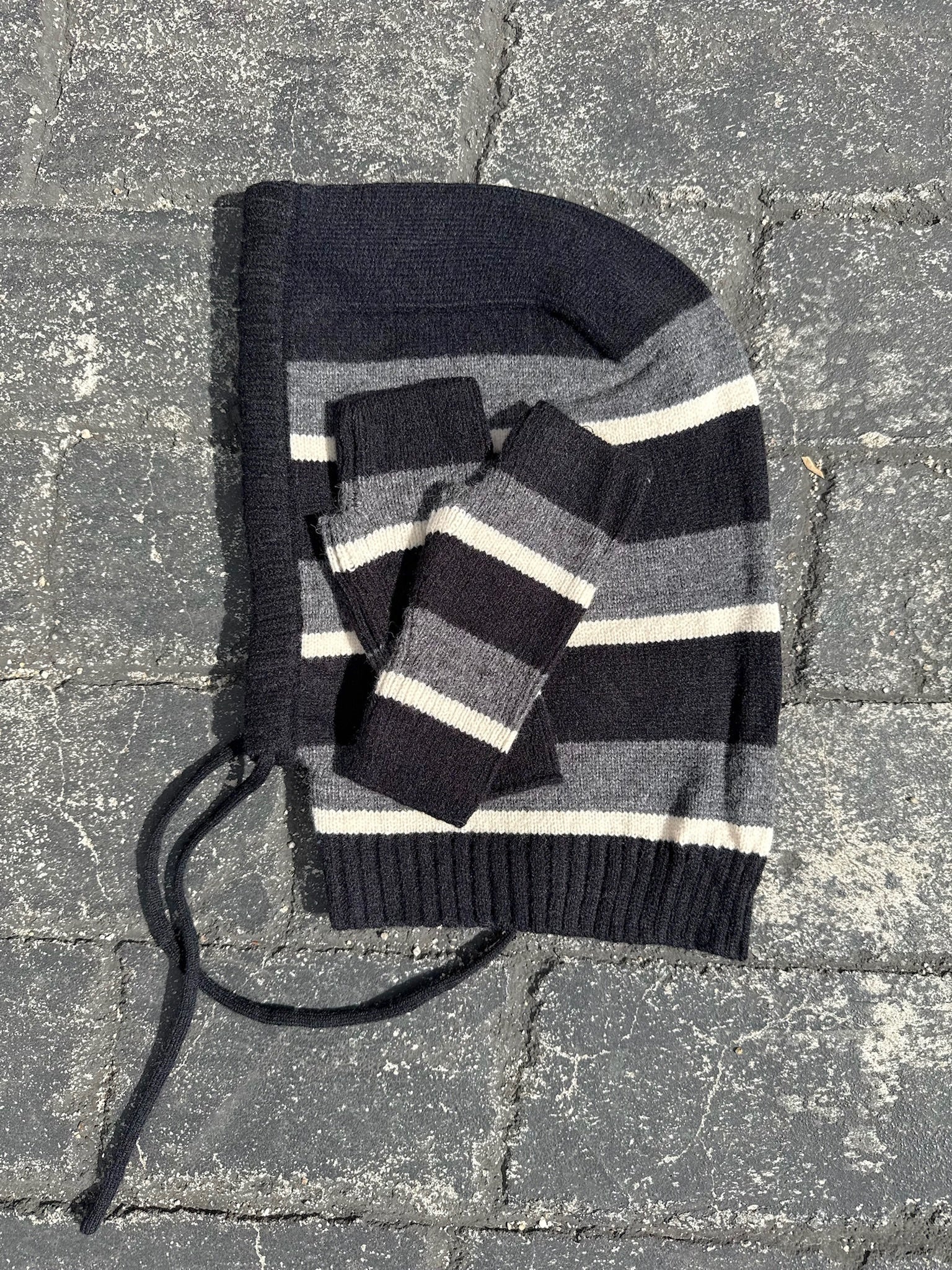 Balaclava rayas negra + mitones