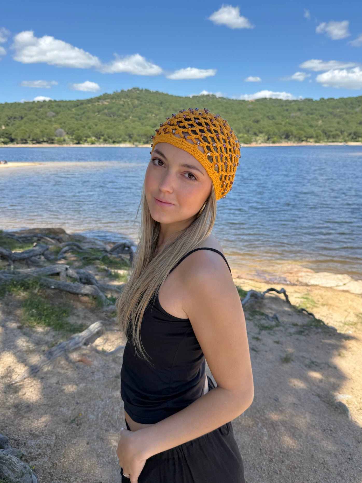 Gorro crochet amarillo