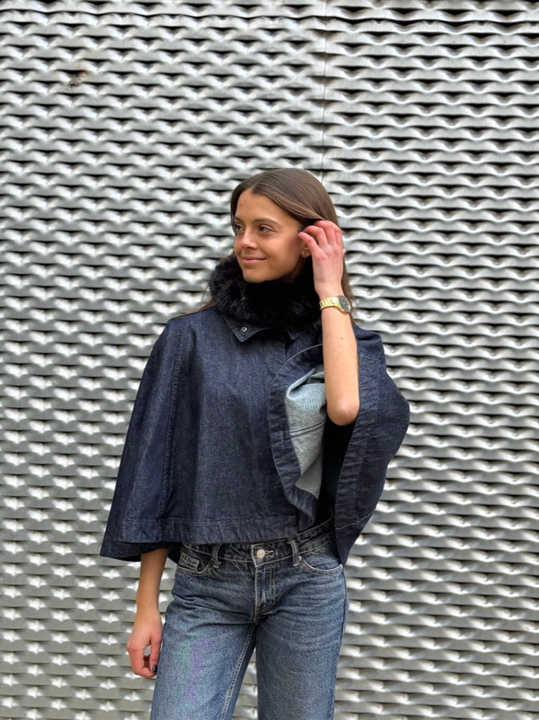 Cuello de pelo rodondo negro