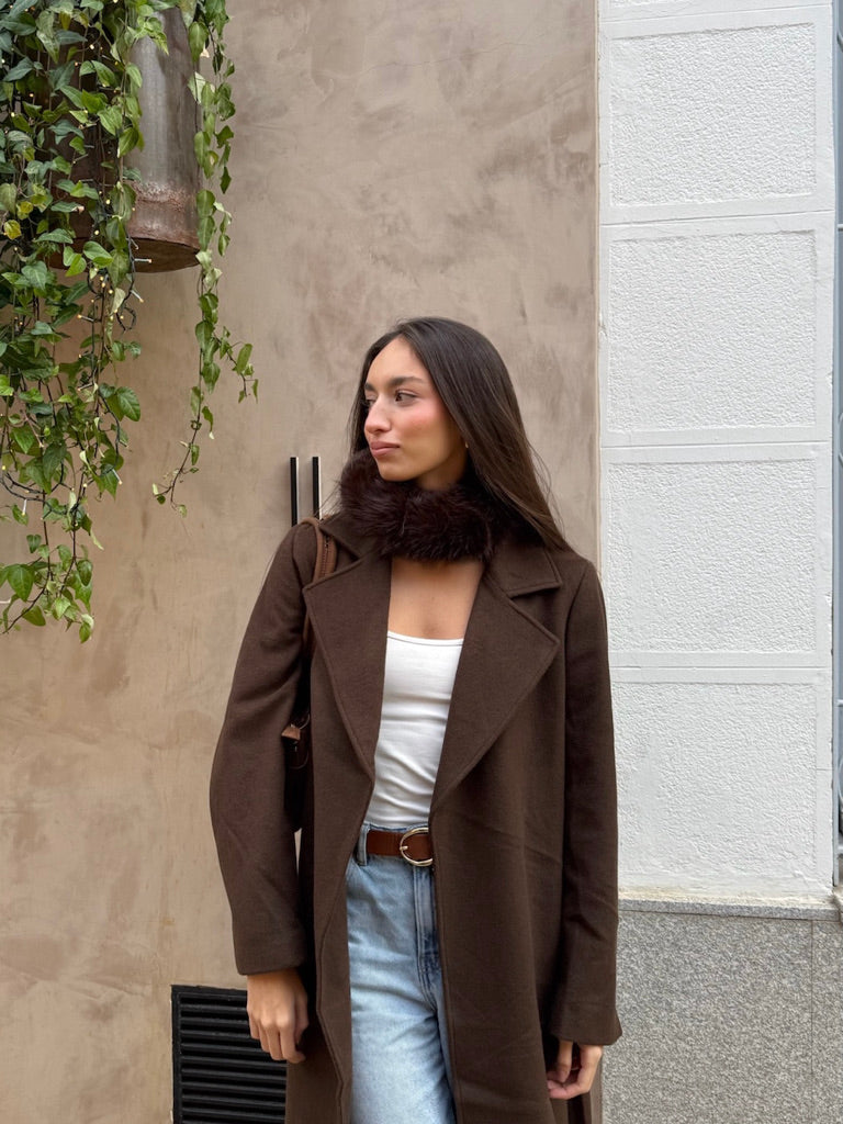 Cuello de pelo rodondo chocolate