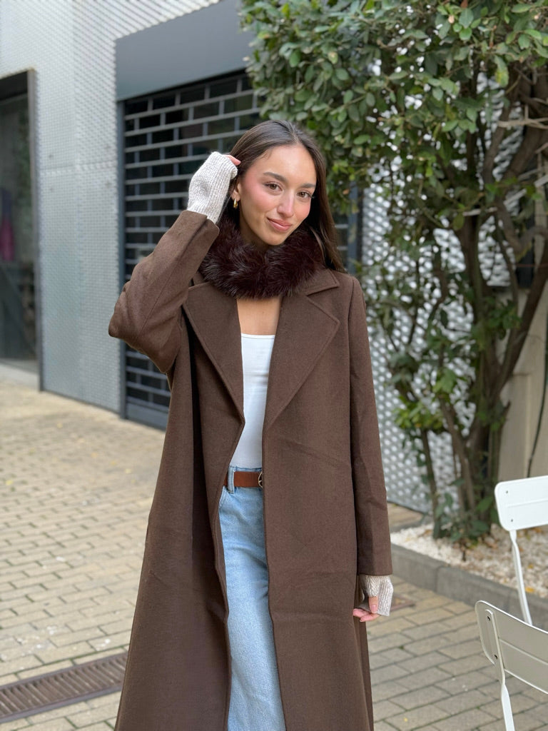 Cuello de pelo rodondo chocolate